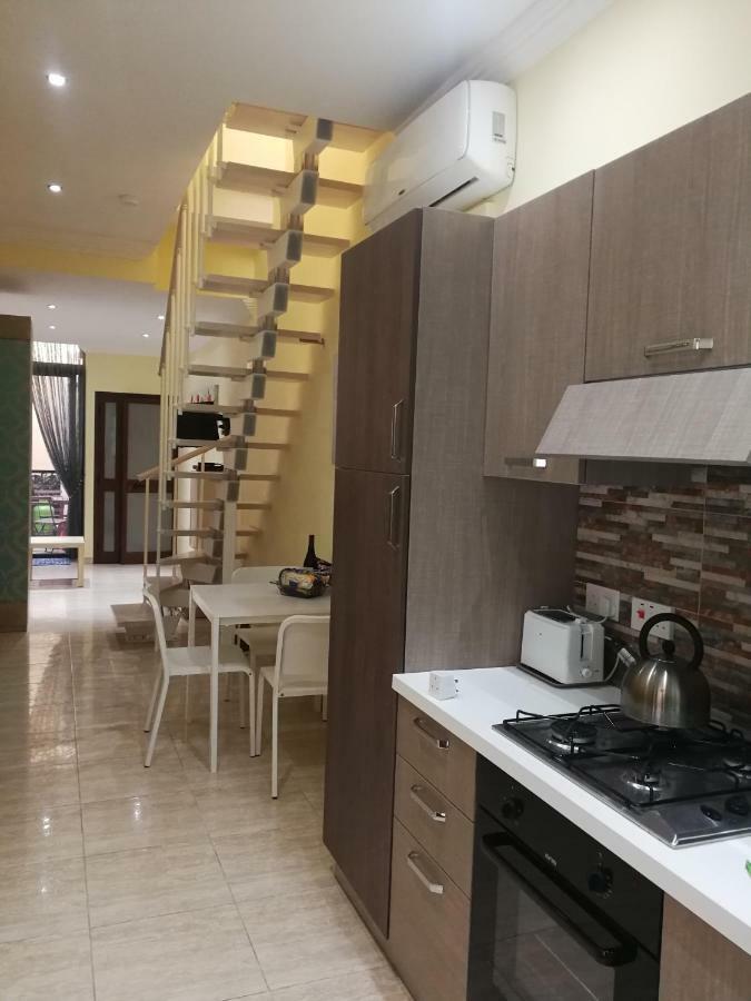 Sliema Duplex 1 Bedroom Apartment - Sleeps 4 Екстериор снимка